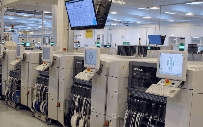 SMT PCBA assembly line for controlled component placement and production